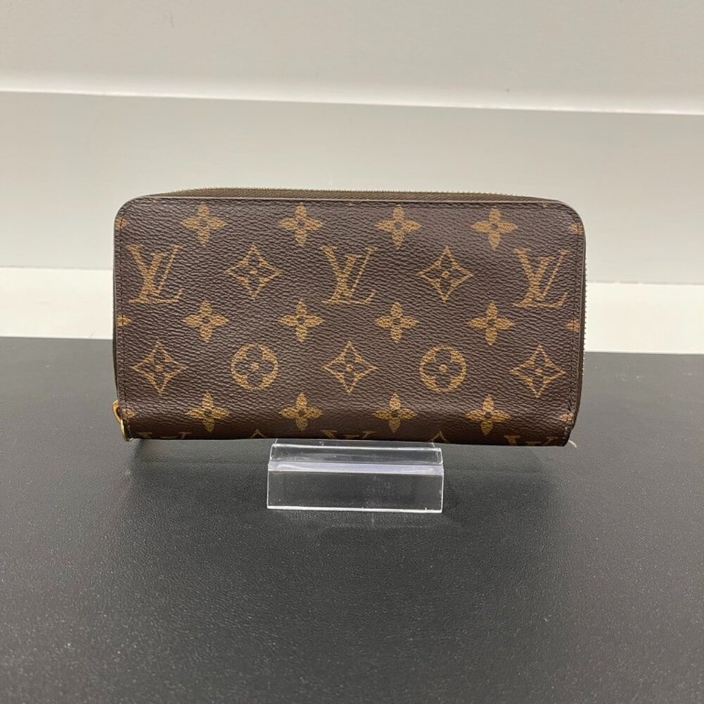 Louis Vuitton Monogram Zippy Wallet (80342)